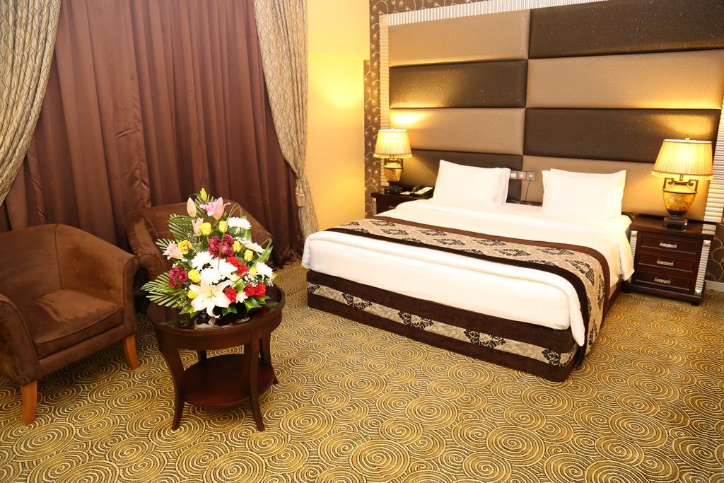 Abjad Grand Hotel Dubaï Extérieur photo